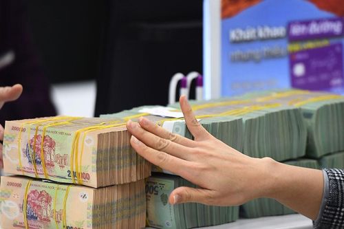 Bản tin kinh tế tối 17/8: Gỡ vướng trong tiếp cận tín dụng; giá nhà Hà Nội cao