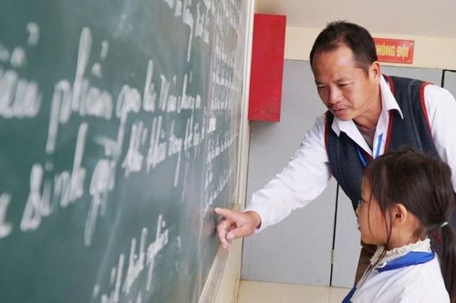 Tìm giải pháp để nâng cao chất lượng giáo dục ở các huyện miền núi đặc biệt khó khăn