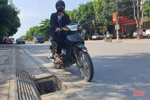 Hàng loạt lưới chắn rác trên các tuyến phố Hà Tĩnh 'không cánh mà bay'