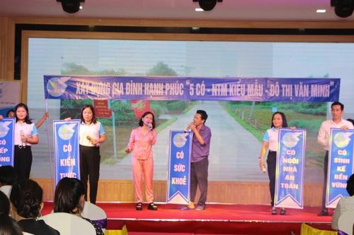 Phụ nữ Hà Tĩnh chia sẻ sáng kiến truyền thông xây dựng gia đình hạnh phúc