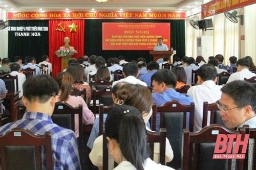 Đánh giá kết quả, kiến nghị tháo gỡ khó khăn trong thực hiện Chương trình Xây dựng NTM và Chương trình OCOP