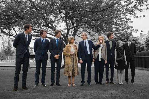 Vực dậy Dior trên bờ phá sản, 'sói già' Arnault gầy dựng đế chế hàng hiệu lớn nhất thế giới