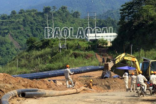 Xây dựng hệ thống thu nước mặt quanh hồ thải Nhà máy Tuyển quặng đồng Tả Phời
