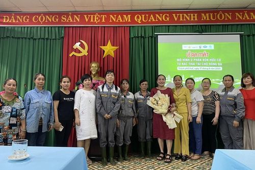 Ra mắt mô hình ủ phân bón hữu cơ từ rác thải tại chợ Đông Ba
