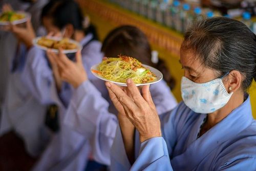Cách thức thụ lộc - dùng cơm chùa
