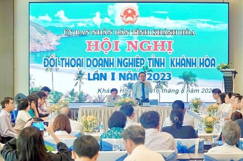 Lãnh đạo tỉnh Khánh Hòa đối thoại với doanh nghiệp
