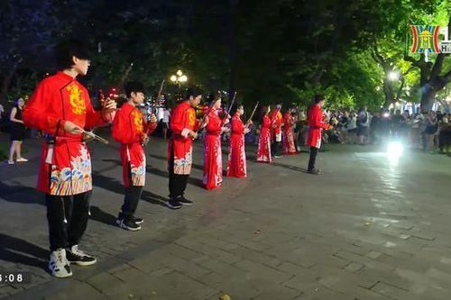 Tình yêu nhạc cụ dân tộc của giới trẻ Hà thành