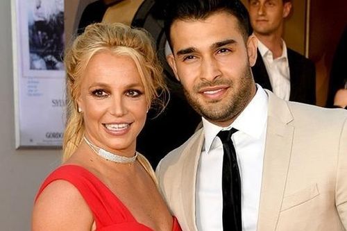 Britney Spears và chồng trẻ 'rạn nứt' trước ly hôn