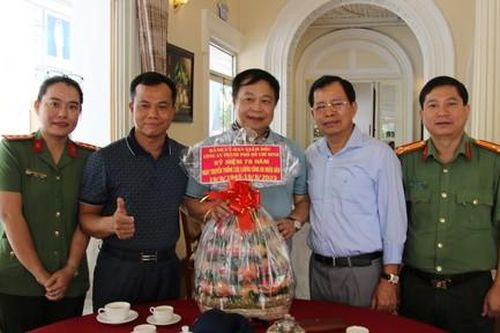Ban Giám đốc Công an TPHCM thăm hỏi, tri ân các đồng chí nguyên lãnh đạo