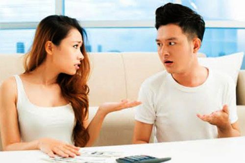 Chồng lương gần 100 triệu không chịu đưa một đồng, nói không nên rạch ròi tiền bạc
