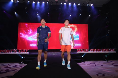 Văn Hậu, Hoàng Đức sánh bước trên sàn catwalk