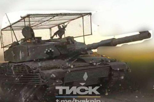 Xe tăng Challenger 2 được phát hiện 'đội lồng sắt' ra trận