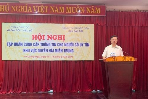 Phát huy vai trò người có uy tín trong công tác tuyên truyền, vận động nhân dân