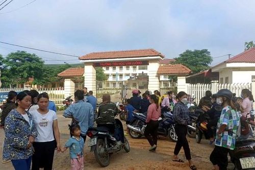 Vụ phụ huynh 'quây' trường ở Phú Thọ: Yêu cầu nộp hơn 91 triệu đồng vào kho bạc
