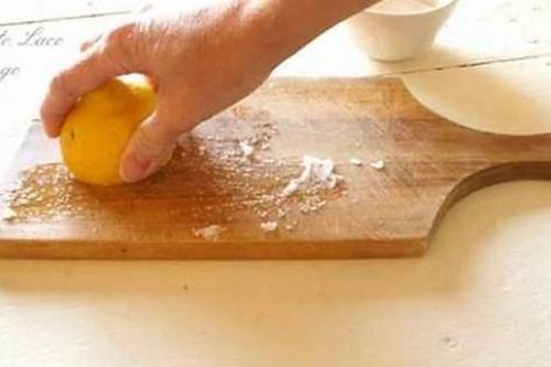 Cách khử mùi đồ dùng hiệu quả với chanh