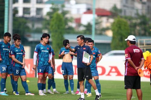 Thể hiện khát khao cống hiến