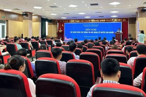 Tập huấn công tác thông tin đối ngoại về quyền con người