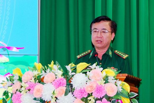 Dự án 'Cán bộ, chiến sĩ Quân đội nâng bước em tới trường' tại Sóc Trăng