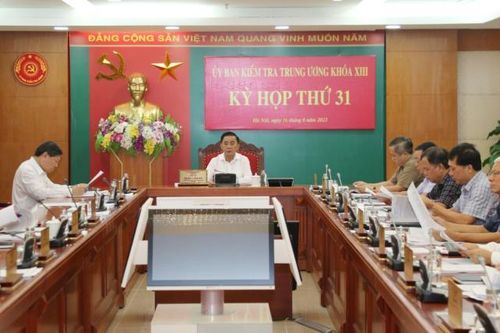 Đề nghị Bộ Chính trị xem xét kỷ luật Bí thư Tỉnh ủy Bến Tre và Phó Bí thư Thường trực Tỉnh ủy Đắk Nông