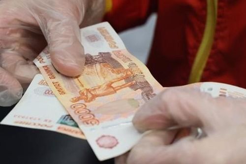 Ruble suy yếu là 'con dao hai lưỡi' tác động đến kinh tế Nga?