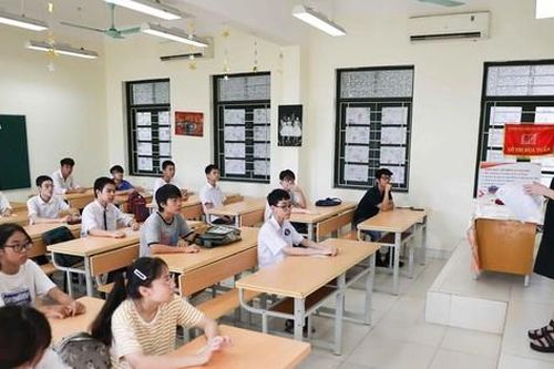 Oằn vai các khoản chi đầu năm học