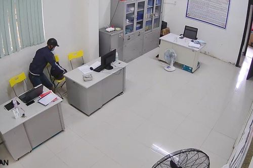 Bắt tạm giam đối tượng trộm cắp trong trường học