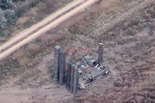 Video pháo binh Ukraine tập kích tổ hợp phòng không S-300V của Nga