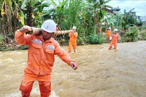 Điện lực Lai Châu khắc phục sự cố, thiệt hại sau mưa lũ