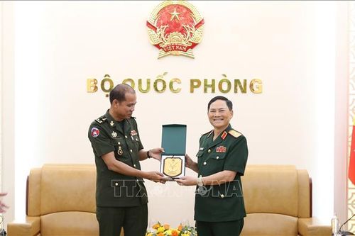 Tăng cường hợp tác quốc phòng Việt Nam - Campuchia