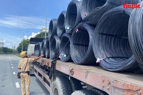 TP Hồ Chí Minh: Xử lý 479 trường hợp vi phạm sau 3 ngày ra quân kiểm soát xe khách và container