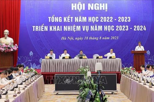 Kiến nghị hoàn thiện chính sách, tăng đầu tư cho giáo dục