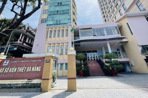 Xổ số Đà Nẵng chi hơn 250 triệu mua áo mưa cho người bán lẻ