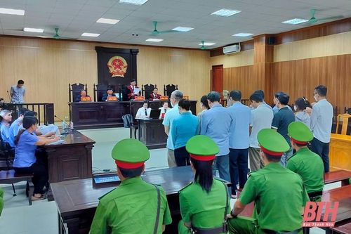 Tuyên phạt cựu Giám đốc Sở GD&ĐT Phạm Thị Hằng 4 năm tù