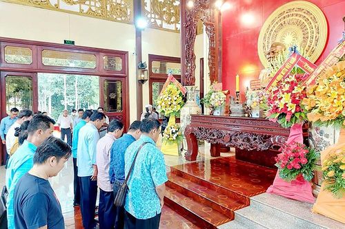 Bác Tôn là tấm gương mẫu mực về tinh thần đại đoàn kết
