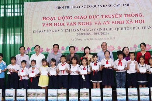Chuyến về nguồn đặc biệt