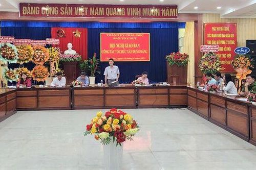 Ban Tổ chức Thành ủy Châu Đốc giao ban công tác xây dựng Đảng