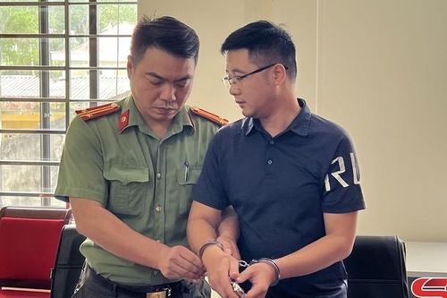 Khởi tố nguyên cán bộ ngân hàng lừa đảo chiếm đoạt tài sản