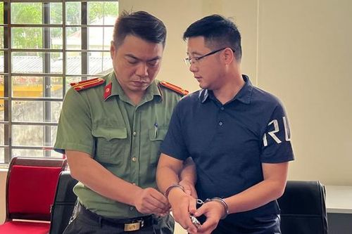 Khởi tố nhân viên ngân hàng lừa đảo, chiếm đoạt tài sản