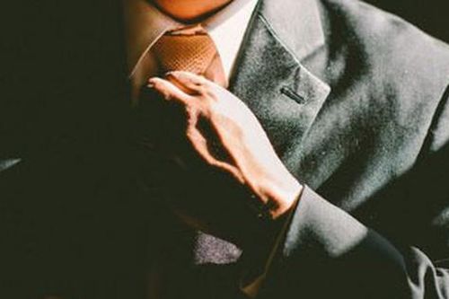 Cú lừa vợ ngoạn mục của người chồng 'giàu có'