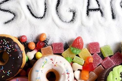 Tế bào ung thư 'nghiện' đường, người bệnh có cần kiêng đồ ngọt không?