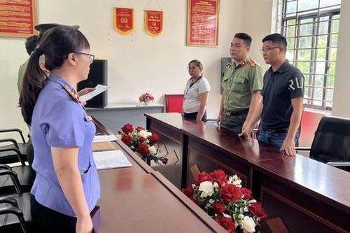 Nhân viên ngân hàng tự viết thông tin, giả chữ ký khách hàng để lừa đảo