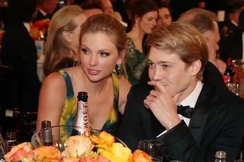 Thực hư tin đồn Taylor Swift và bạn trai cũ Joe Alwyn 'gưỡng vỡ lại lành'