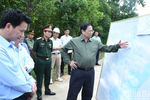 Thủ tướng Phạm Minh Chính khảo sát, kiểm tra các cơ sở, dự án kinh tế-xã hội tại tỉnh Kon Tum