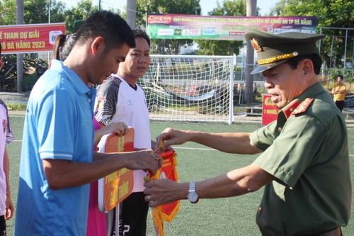 Khởi tranh giải bóng đá nam 7 người Công an TP Đà Nẵng năm 2023