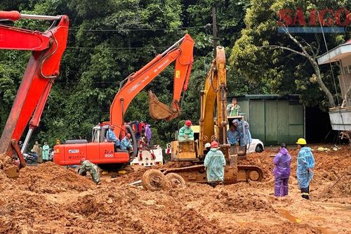 Khen thưởng 10 tập thể, 13 cá nhân tham gia cứu hộ sạt lở đèo Bảo Lộc