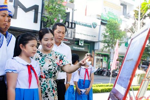 Triển lãm 'Hoàng Sa - Trường Sa trong lòng Quảng Ngãi'