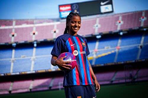 Man United chiêu mộ tiền đạo của Barcelona