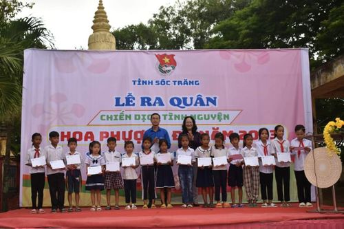 Tuổi trẻ Sóc Trăng ra quân Chiến dịch tình nguyện 'Hoa Phượng đỏ'