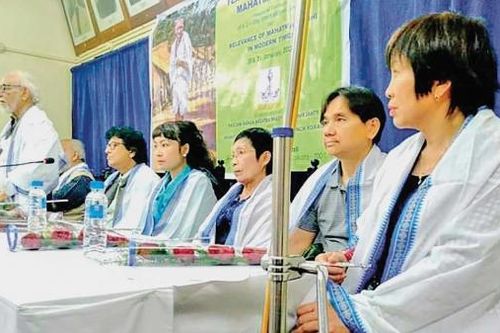 Khi văn sĩ Việt 'Tây du ký'…