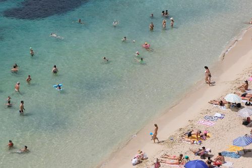 6 du khách bị bắt vì cáo buộc cưỡng hiếp một cô gái trên đảo Mallorca